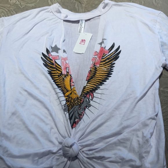 Front knot, low v-neck, graphic tee - Picture 2 of 3